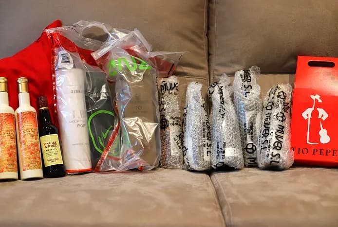 Przewóz wina samolotem: Limity, zasady, pakowanie uniknij problemów!