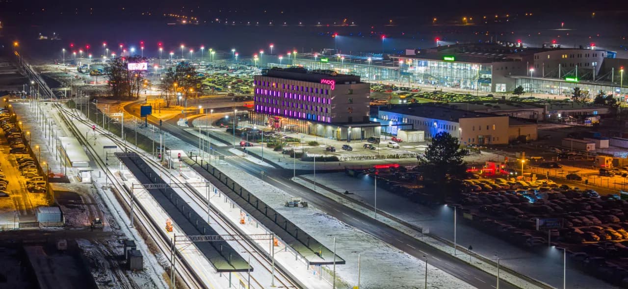 Dojazd na lotnisko Pyrzowice z Katowic: Gdzie odjeżdża Twój transport?