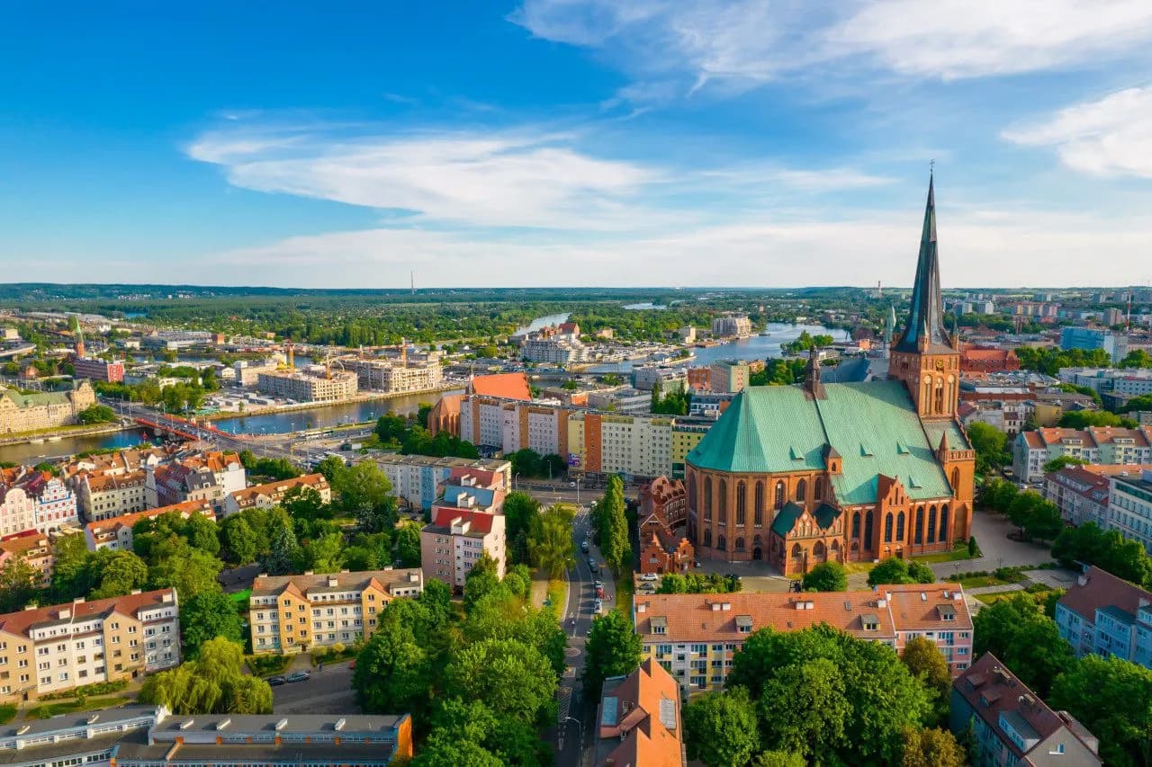 Szczecin: co ciekawego? Odkryj "Pływający Ogród" i jego smaki!